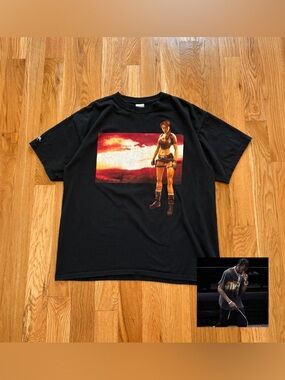 Lara Croft Tomb Raider Legend 2006 PS2 Video Game Promo Vintage Y2K Gildan Tee L